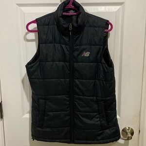 New Balance Women’s Black Puffer Vest Size Medium Fall Hiking Running Outdoor